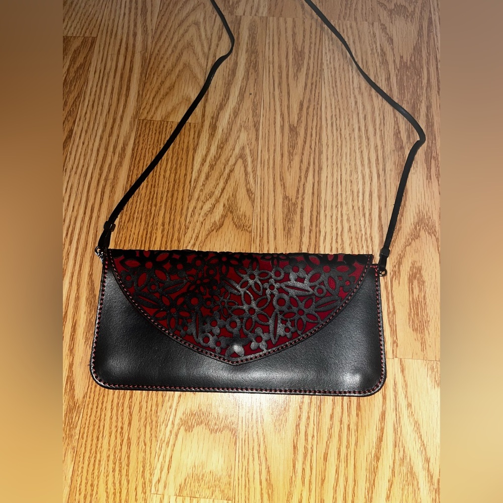 Dallaiti Tuscania 9 X 5” Crossbody Leather Bag Made In Italy Black & Red
